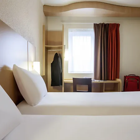 Ibis Maine Montparnasse Hotel 3*