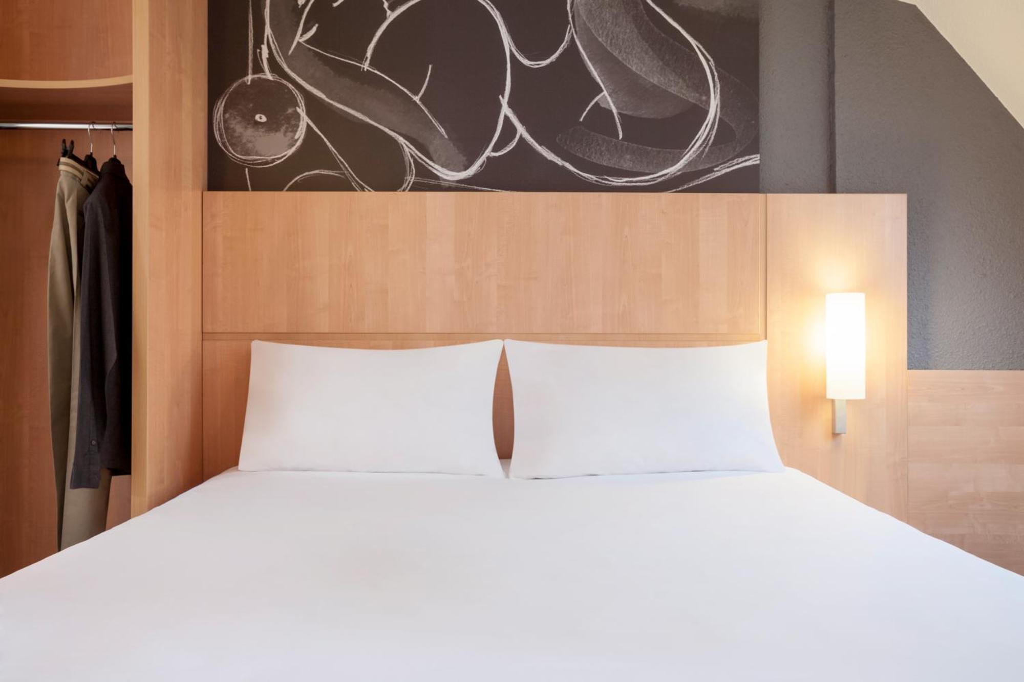 Hotel Ibis Maine Montparnasse Paris