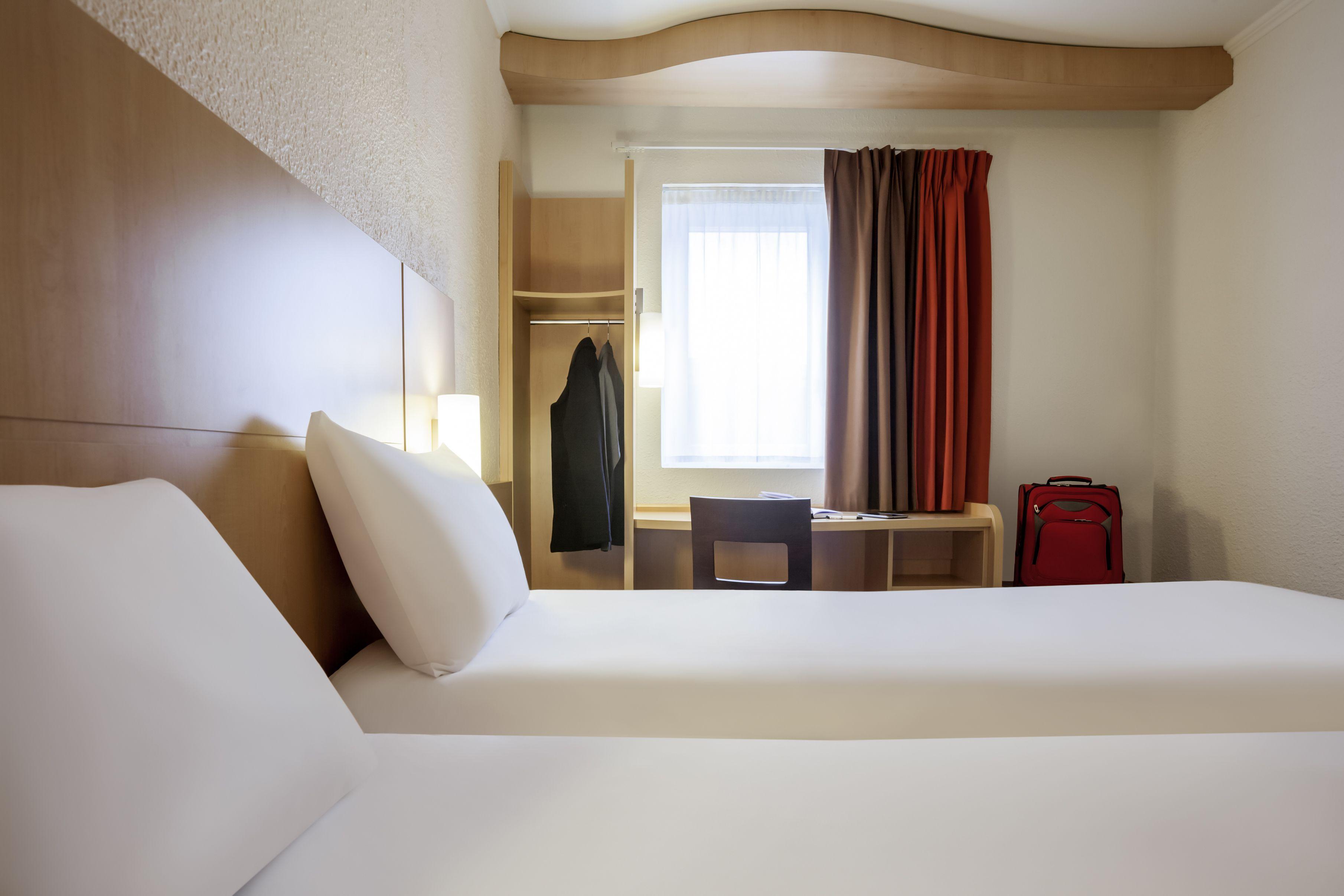 Ibis Maine Montparnasse Hotel 3*