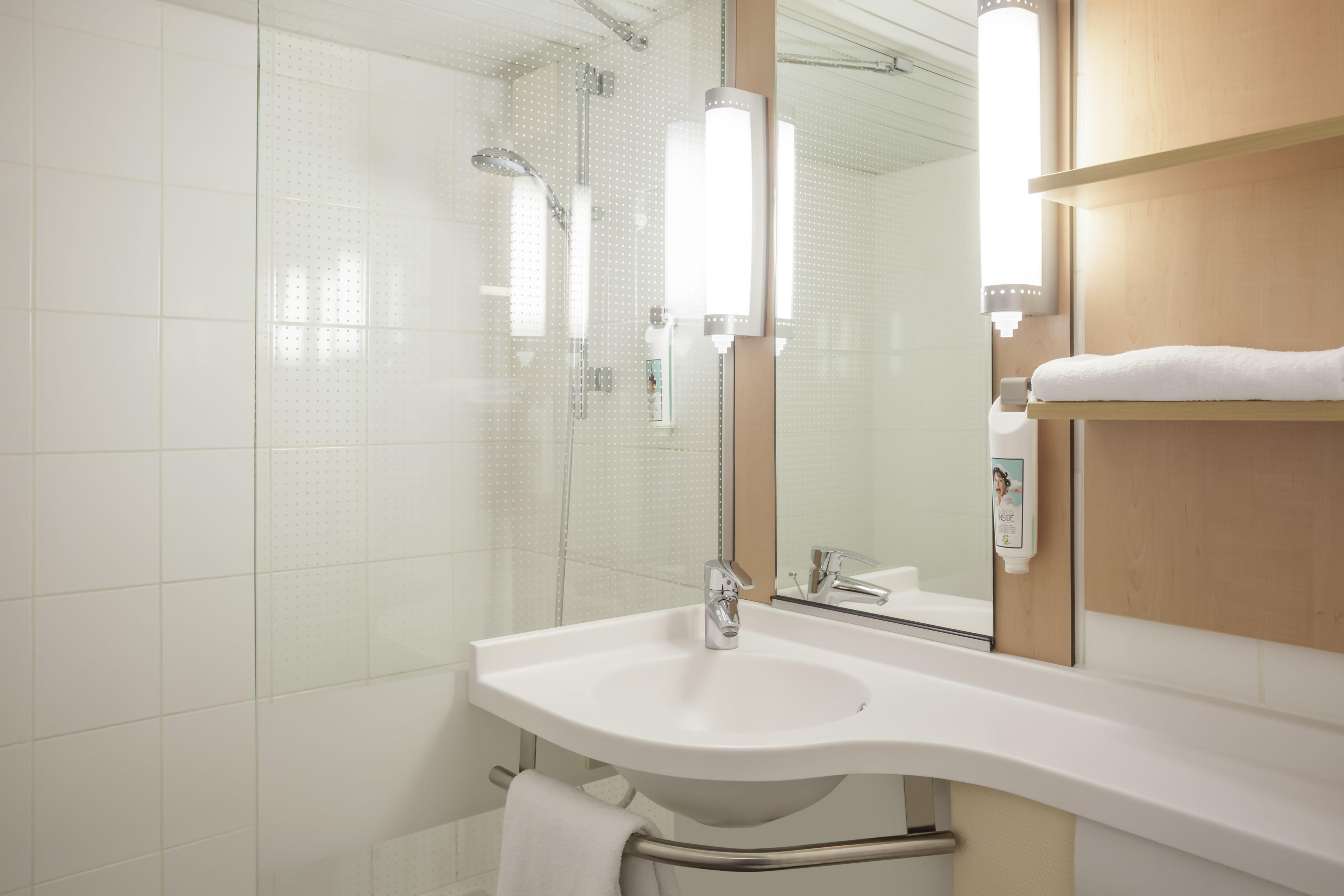 Hotel Ibis Maine Montparnasse 3*