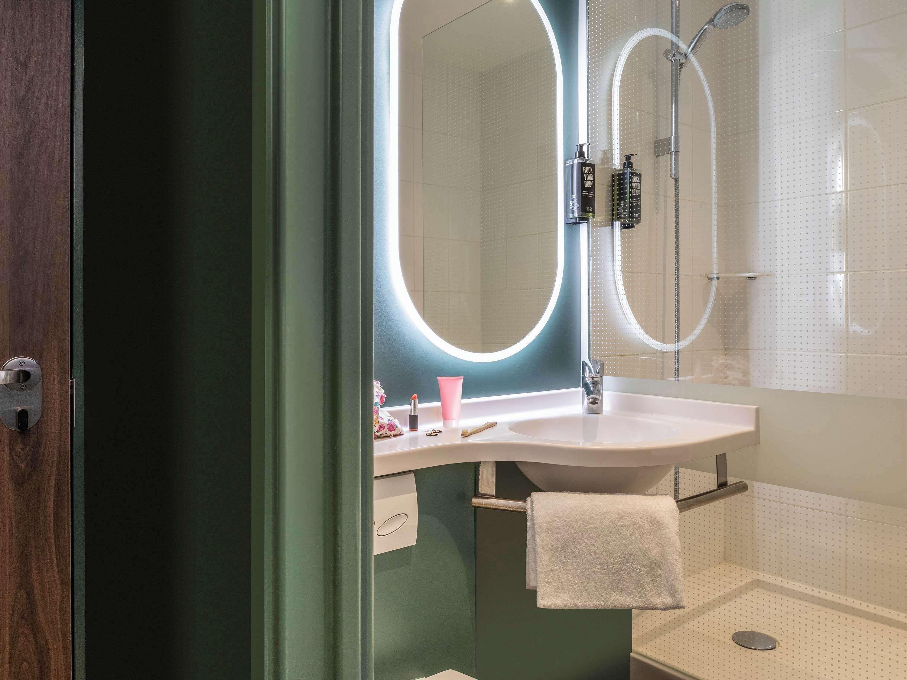 Ibis Maine Montparnasse 3*