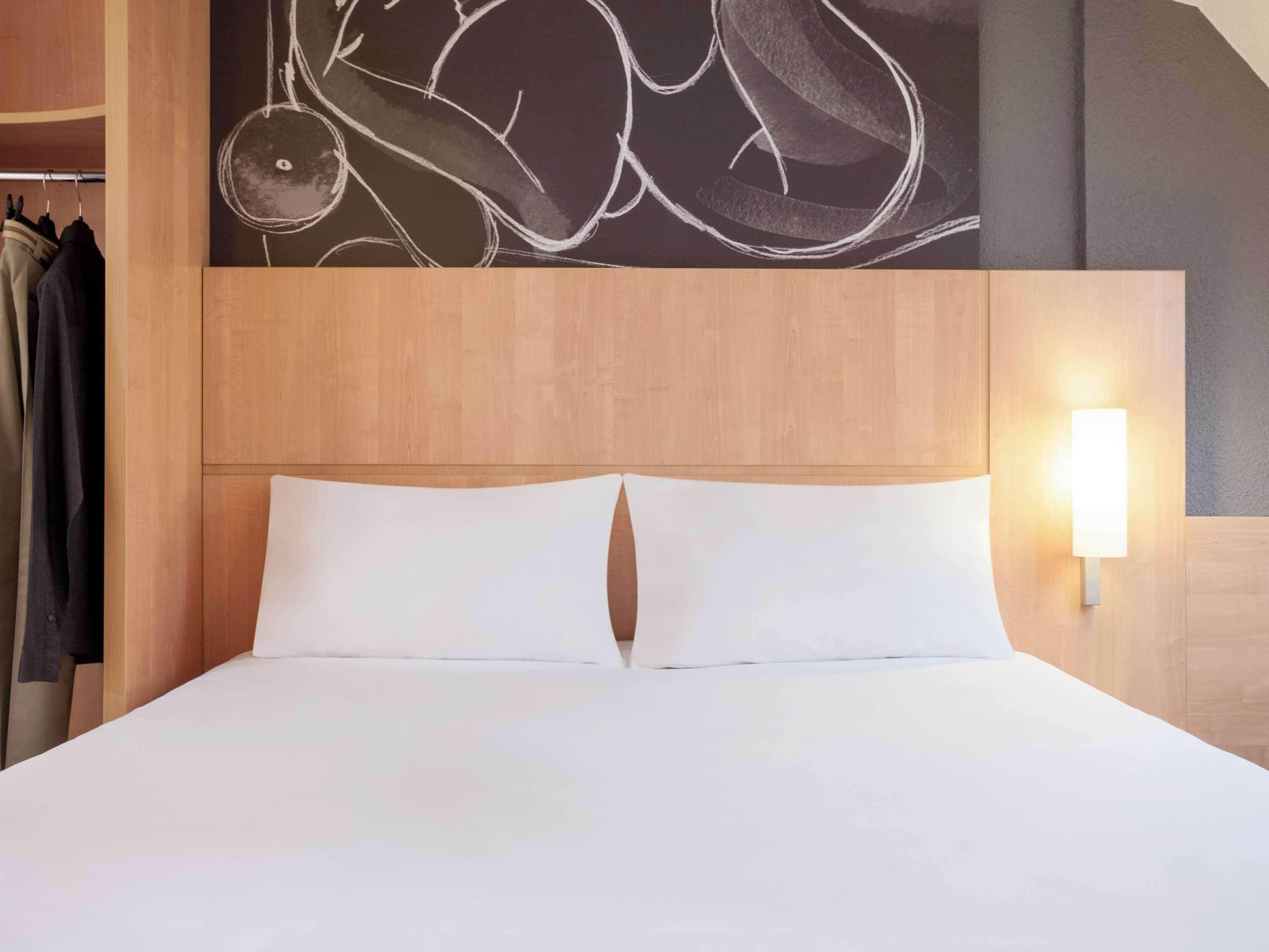 Ibis Maine Montparnasse Hotel 3*